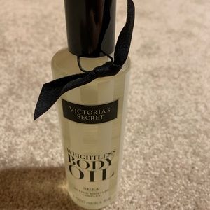 Victoria’s Secret Weightless Body Oil